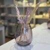 Vase en verre rose