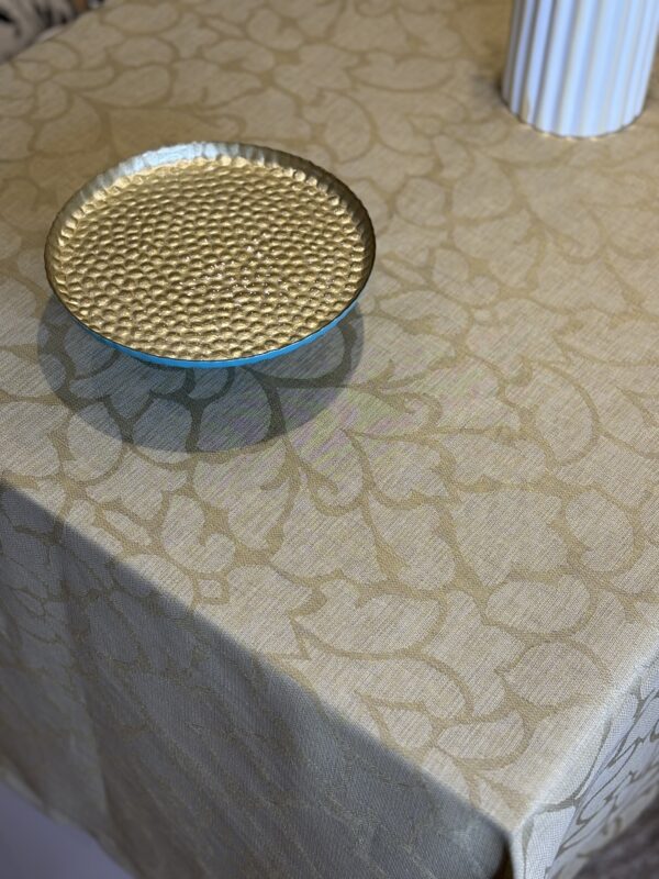 Nappe en lin doré