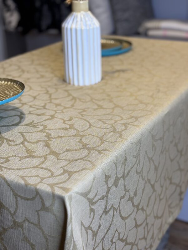 Nappe en lin doré