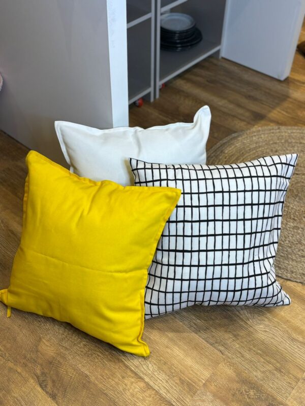Coussin jaune