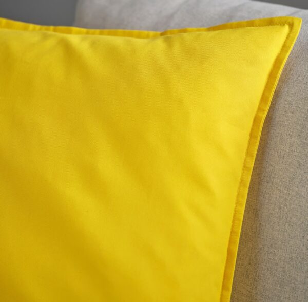 Coussin jaune